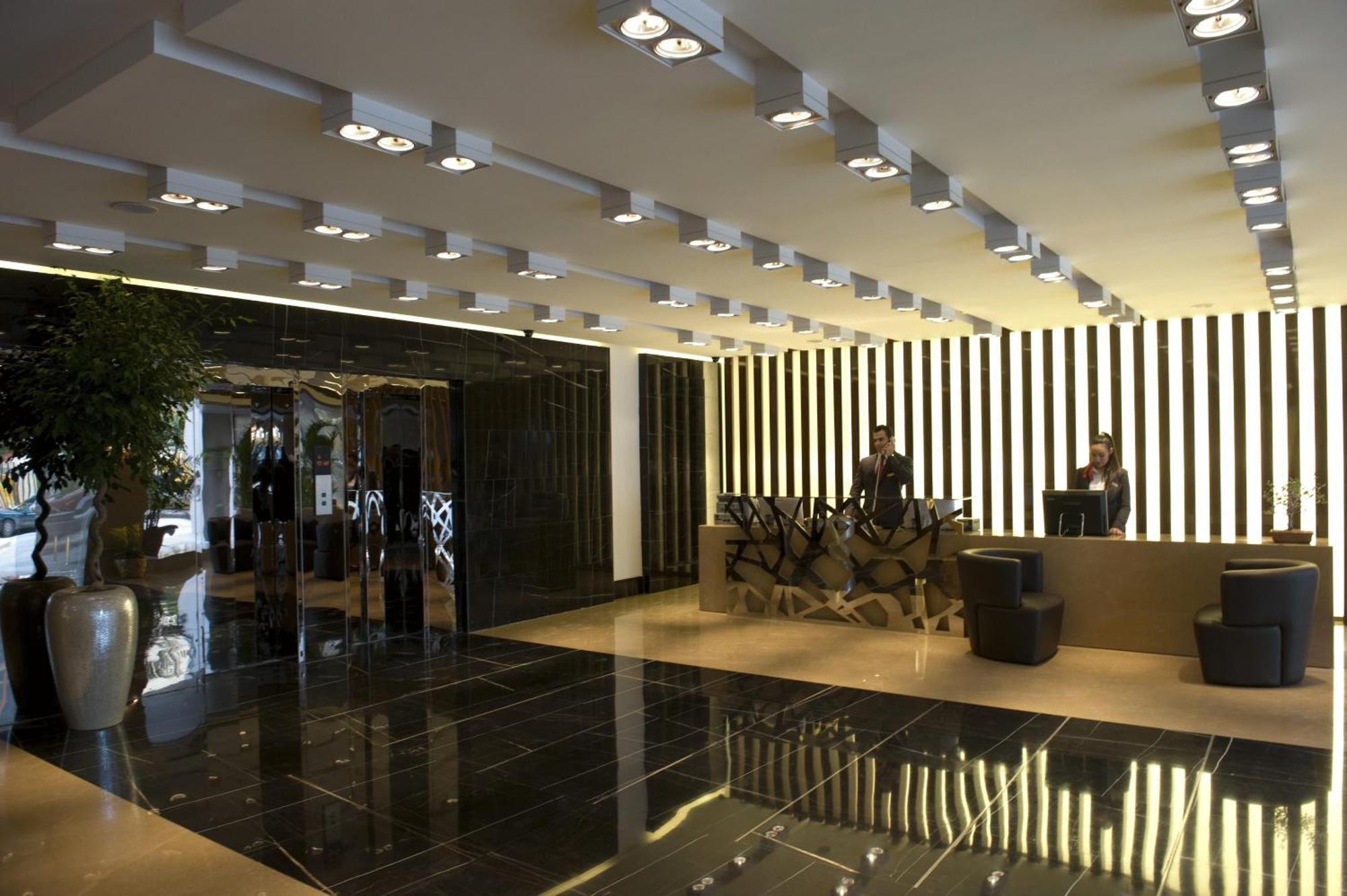 Lancaster Suites Raouche Beirut Exterior foto
